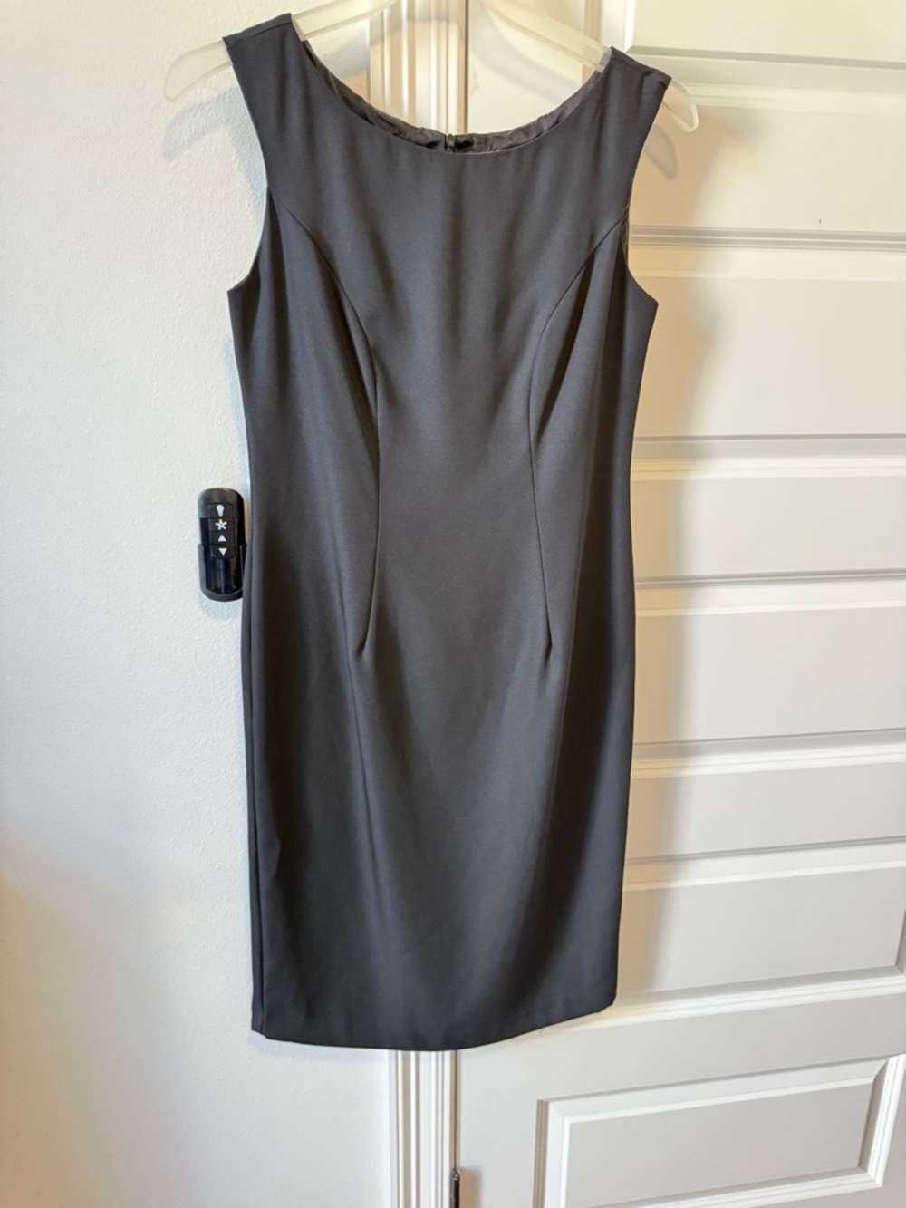 Vintage Sleeveless Midi Dress in black